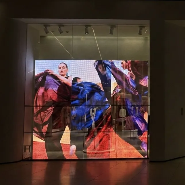 Panou LED flexibil pentru retail